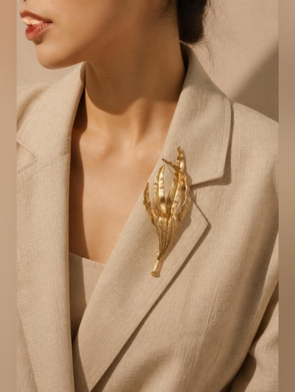 Vintage Goldtone Leaf Brooch